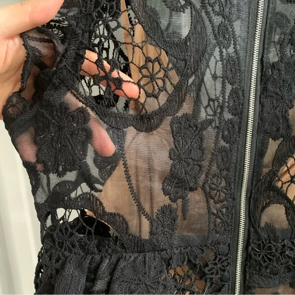 Line and Dot black lace dress - Picture 4 of 6